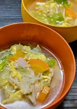 ベーコン香るレタスと卵のスープ-レシピのメイン写真