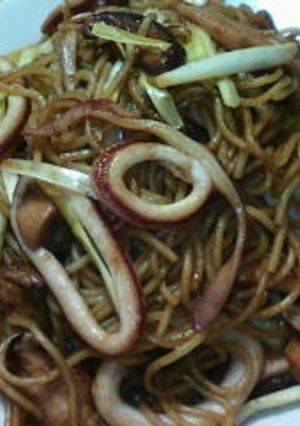 極上！「イカと黄ニラとキノコの焼きそば」-レシピのメイン写真