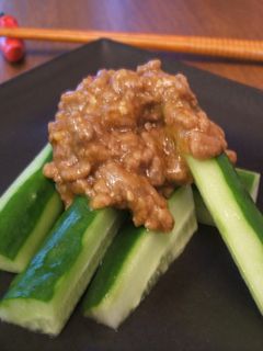 おつまみに。きゅうり~肉味噌がけ~-レシピのメイン写真