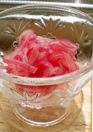 シャッキシャキ！赤玉葱の甘酢漬け-レシピのメイン写真