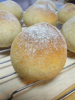 全粒粉で♪シンプルな丸パン-レシピのメイン写真