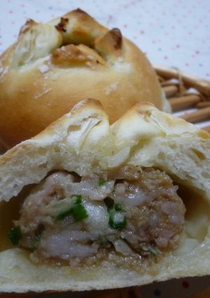 アツアツ♪焼き肉まんパン？焼き餃子パン？-レシピのメイン写真