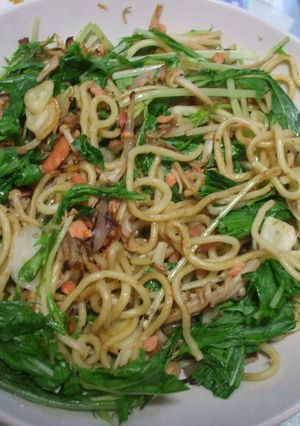 鮭フレークで!!鮭と水菜の塩焼きそば!!-レシピのメイン写真
