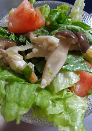 レタスとトマトと玉ねぎ麹キノコの春サラダ-レシピのメイン写真