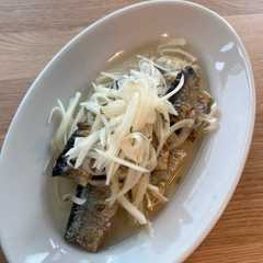 รูปของ 秋刀魚と玉ねぎのだしマリネ