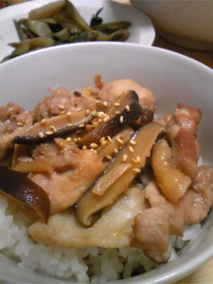旨味たっぷり♪煮るだけ!鶏煮丼-レシピのメイン写真