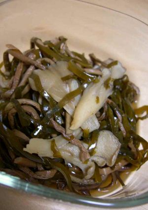 ぜんまいと切り昆布の梅煮-レシピのメイン写真