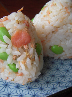 鮭&枝豆の彩りおにぎり★-レシピのメイン写真