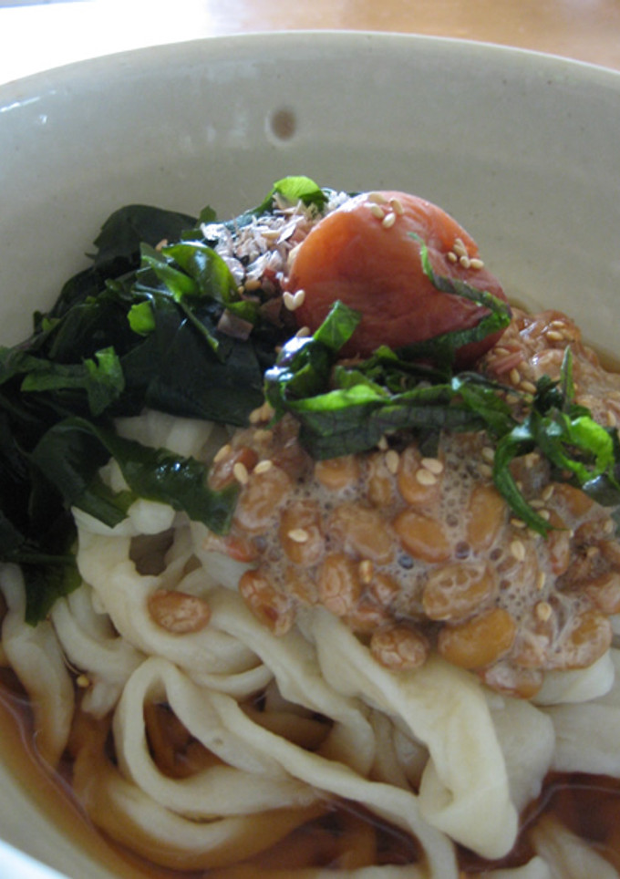 納豆とわかめの冷やしうどん-レシピのメイン写真