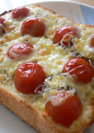 じゃことトマトのチーズトースト-レシピのメイン写真