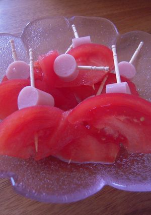 トマトと魚肉ソーセージ さすだけ~-レシピのメイン写真
