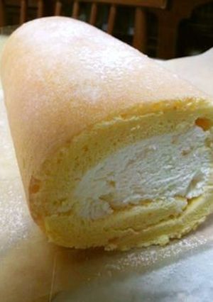 甘さ控えめ。ロールケーキ-レシピのメイン写真