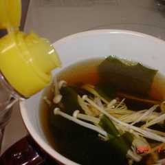รูปของ 簡単すぎるワカメスープ★