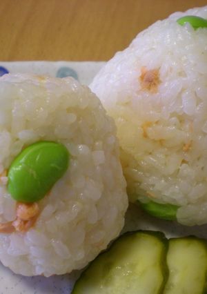 鮭と枝豆のカラフルおにぎり-レシピのメイン写真
