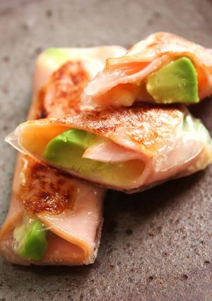 生春巻きの皮で簡単♪ アボカドチーズ焼き-レシピのメイン写真