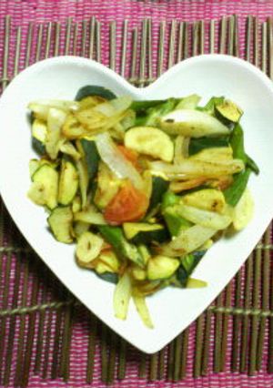 ｽﾞｯｷｰﾆと夏野菜のｶﾚｰ炒め-レシピのメイン写真