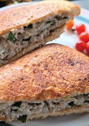 パンの耳で絶品餃子ホットサンド☆-レシピのメイン写真