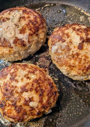 柔らかジューシーハンバーグ（野菜入り！）-レシピのメイン写真