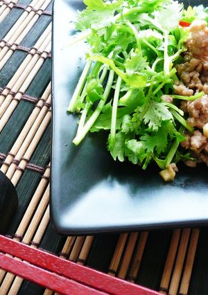 パクチー好きに捧ぐ！香味そぼろサラダ♪-レシピのメイン写真