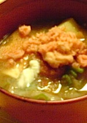 焼さけあらほぐしを使って石狩風お味噌汁-レシピのメイン写真