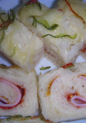 炊飯器で発酵パン（オニオンチーズのせ）　-レシピのメイン写真