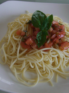 トマトとスイートバジルの冷製パスタ-レシピのメイン写真