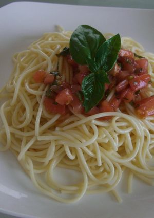 トマトとスイートバジルの冷製パスタ-レシピのメイン写真