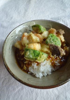 カレーあんのアボカドかき揚げ丼-レシピのメイン写真