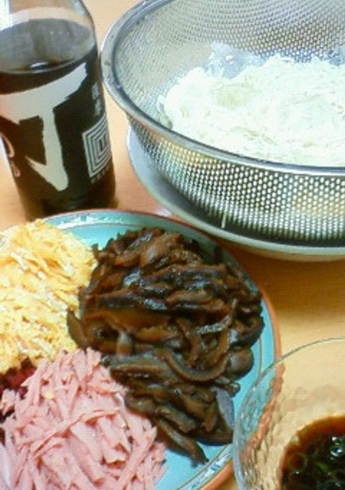 冷やしそうめん〜刻んだしば漬けを添えて〜-レシピのメイン写真