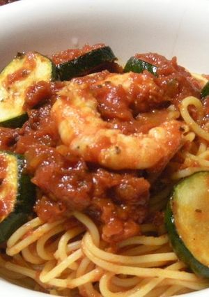 ズッキーニとえびのトマトソースパスタ-レシピのメイン写真