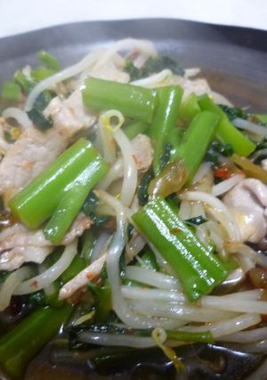 つるむらさきと豚肉の中華炒め-レシピのメイン写真