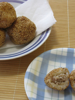 ごま団子 in 豚まん-レシピのメイン写真