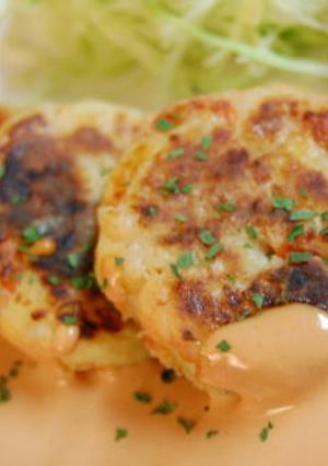 焼け鮭のあらほぐしdeじゃが鮭お焼き-レシピのメイン写真