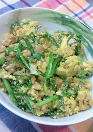 簡単!ひき肉とニラの卵とじ丼♫♬-レシピのメイン写真