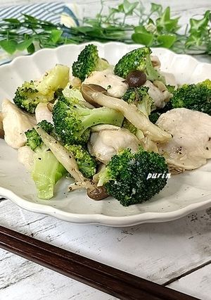 鶏むね肉とぶなしめじのコンソメ炒め-レシピのメイン写真