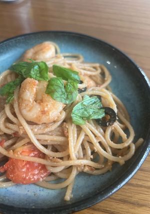 ナッツ香る海老とトマトとオリーブのペペロ-レシピのメイン写真