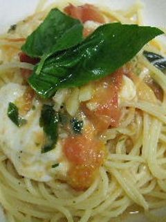 トマトとバジルとモッツアレラのパスタ-レシピのメイン写真
