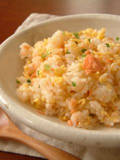 鮭フレークで☆お手軽鮭チャーハン-レシピのメイン写真