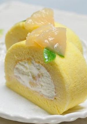 ふわふわまっ白＊桃のロールケーキ＊-レシピのメイン写真
