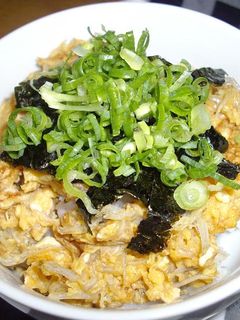 ジャコ佃煮で簡単ジャコたま丼-レシピのメイン写真