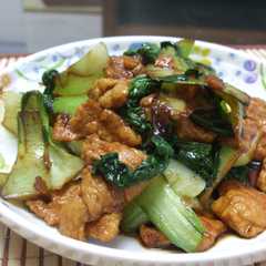 รูปของ 豚肉と青梗菜の醤油炒め