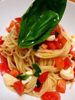 トマトとモッツァレラの冷製パスタ-レシピのメイン写真