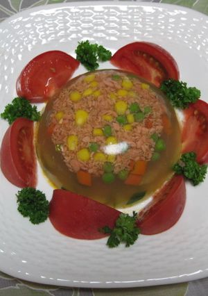 サーモンと野菜のコンソメゼリー寄せ-レシピのメイン写真
