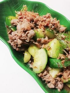 豚肉ときゅうりの梅肉さっぱり炒め-レシピのメイン写真