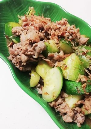 豚肉ときゅうりの梅肉さっぱり炒め-レシピのメイン写真