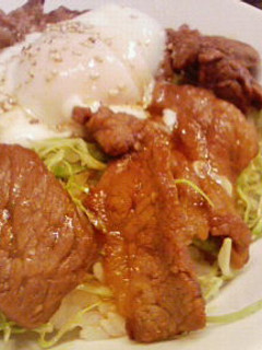 * 韓国風焼肉丼ON温泉卵 *-レシピのメイン写真