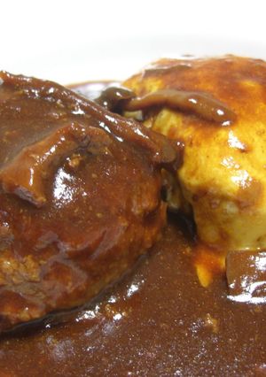 ○市販のソースで煮込みハンバーグ○-レシピのメイン写真
