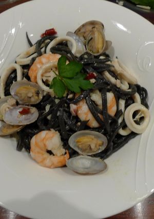 自慢のイカ墨の手打ちパスタ-レシピのメイン写真