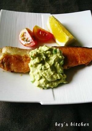 アボカドチーズソースで鮭のムニエル-レシピのメイン写真