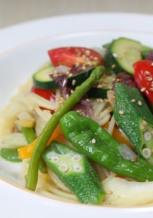 夏野菜のパスタ　ぺペロンチーノ　ごま風味-レシピのメイン写真
